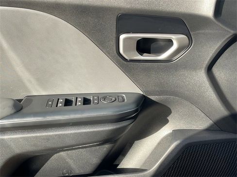 Used 2025 Kia K4 LXS image 22