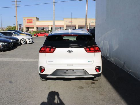 Used 2020 Kia Niro LXS FWD image 6