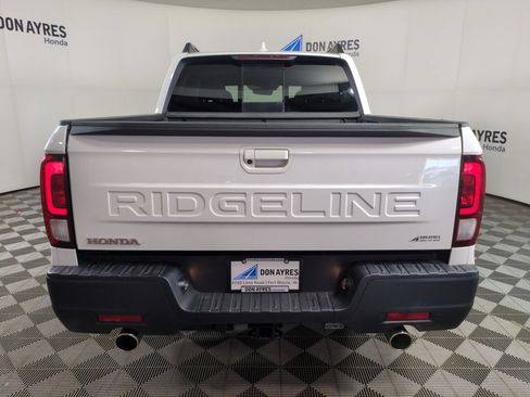 Certified 2025 Honda Ridgeline RTL image 5
