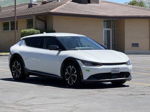 Used 2022 Kia EV6 Wind w/ Wind Technology Package AWD/4WD image 3