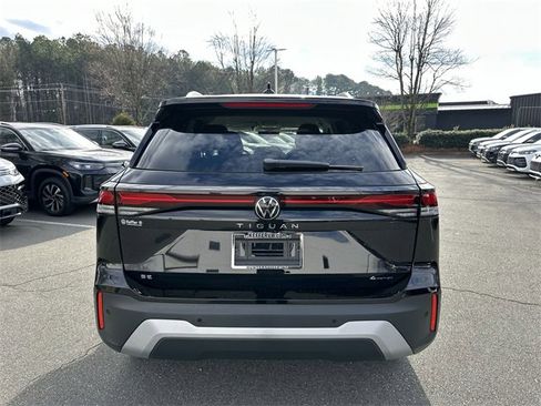 New 2026 Volkswagen Tiguan SE image 4