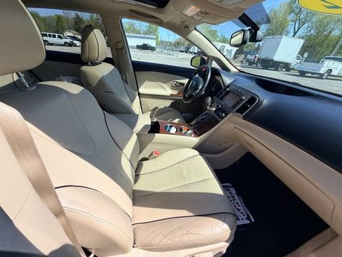 Used 2012 Toyota Venza Limited w/ Tow Pkg FWD image 12