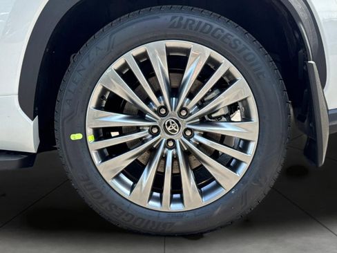 New 2026 Toyota Highlander Platinum AWD/4WD image 35