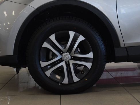 Used 2017 Toyota RAV4 LE w/ Carpet Mat Package AWD/4WD image 9