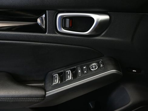 Used 2023 Honda Civic Touring image 22