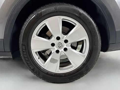 Used 2020 Porsche Cayenne AWD/4WD image 8