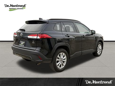 Used 2022 Toyota Corolla Cross LE image 5