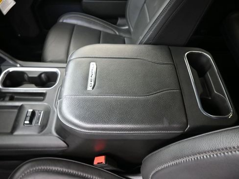 Used 2024 GMC Sierra 2500 Denali w/ Denali Reserve Package image 9