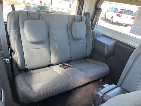 Used 2025 Jeep Wrangler Sport image 37