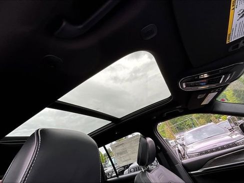 New 2025 Jeep Grand Cherokee Overland image 24