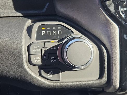 New 2026 RAM 1500 4x4 Crew Cab image 29
