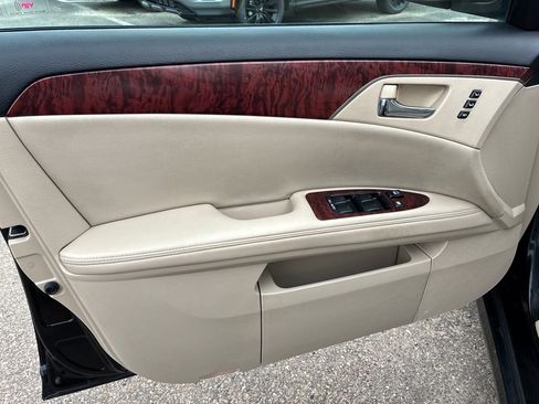 Used 2011 Toyota Avalon Limited FWD image 12