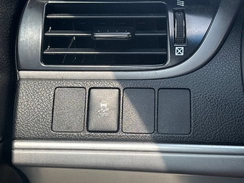 Used 2013 Toyota Camry FWD image 21