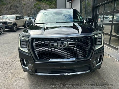 Used 2023 GMC Yukon Denali Ultimate AWD/4WD image 6