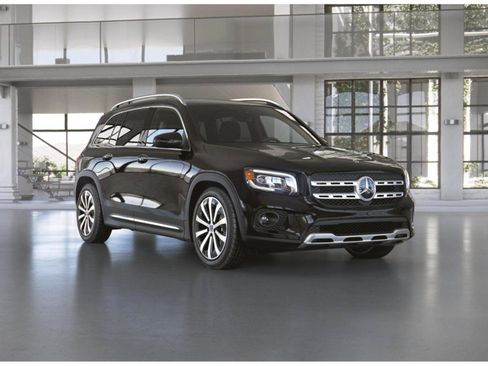 Certified 2023 Mercedes-Benz GLB 250 4MATIC image 9