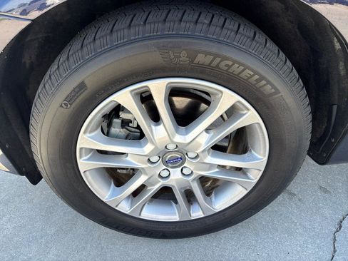 Used 2016 Volvo XC60 T5 Premier w/ Proximity Package image 11