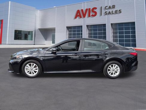 Used 2025 Toyota Camry Hybrid FWD image 10