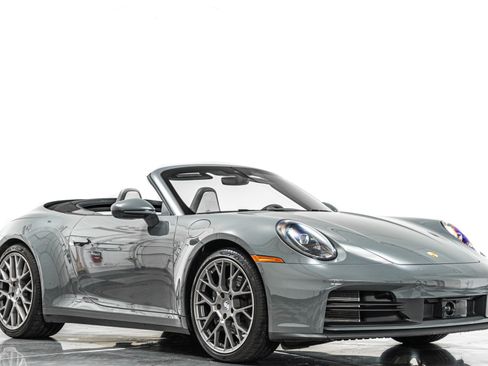 Used 2025 Porsche 911 Carrera RWD image 33