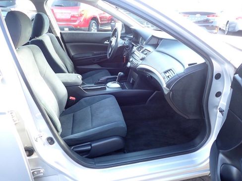 Used 2011 Honda Accord LX image 9
