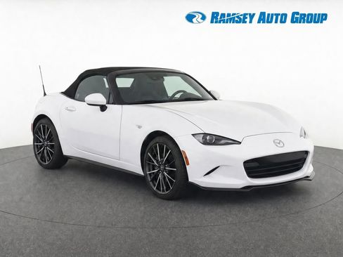Used 2024 MAZDA MX-5 Miata Grand Touring w/ Appearance Package RWD image 2