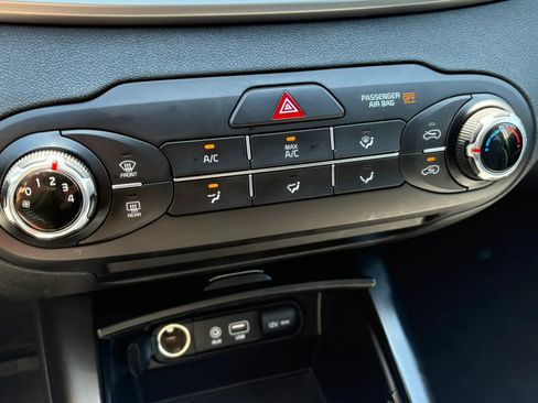 Used 2020 Kia Sorento AWD V6 image 21