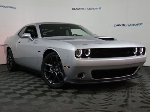 Used 2023 Dodge Challenger R/T w/ Blacktop Package image 2