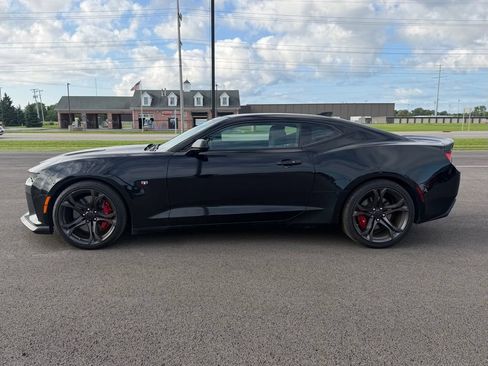Used 2018 Chevrolet Camaro SS RWD image 8