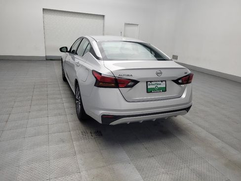Used 2024 Nissan Altima 2.5 SV image 5