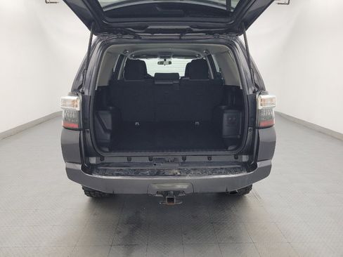 Used 2018 Toyota 4Runner SR5 AWD/4WD image 29