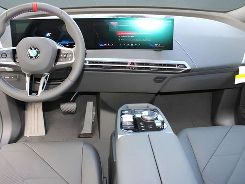 Used 2025 BMW iX M60 image 12