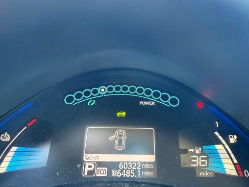 Used 2017 Nissan Leaf SV w/ Premium Package FWD image 13