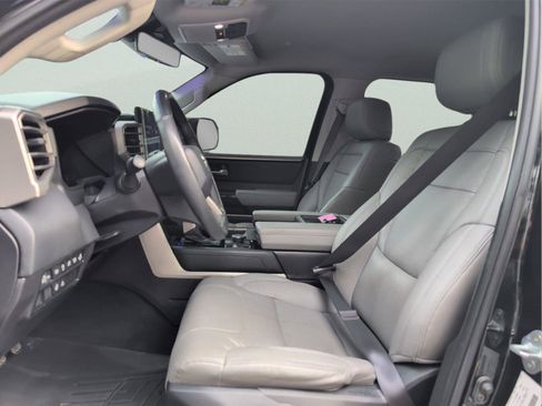 Used 2024 Toyota Tundra Limited AWD/4WD image 12