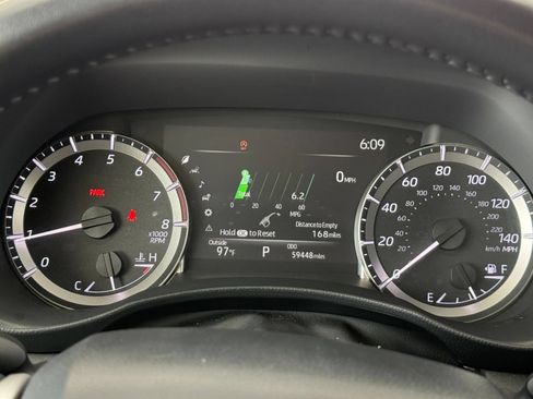 Used 2025 Toyota Highlander LE FWD image 42
