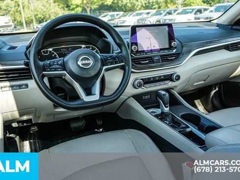 Used 2025 Nissan Altima 2.5 SV FWD image 26