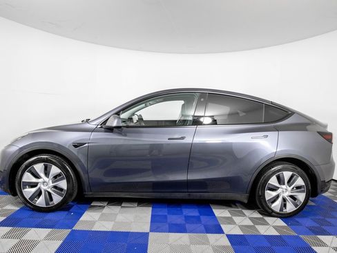 Used 2022 Tesla Model Y Long Range image 7