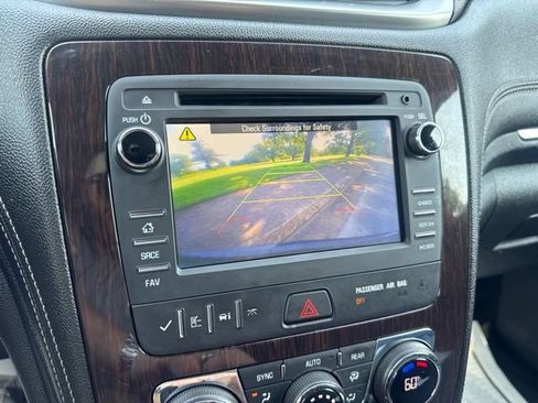 Used 2016 Chevrolet Traverse LT AWD/4WD image 21