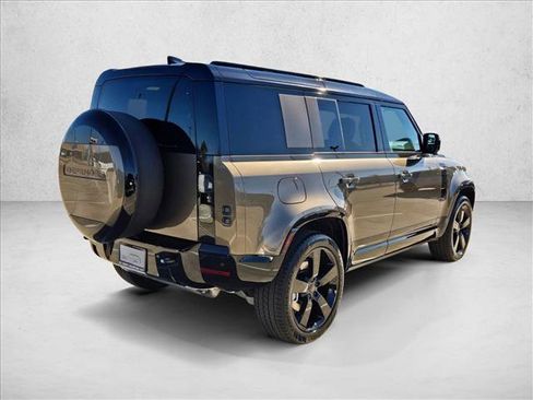 New 2026 Land Rover Defender 110 X-Dynamic SE image 2