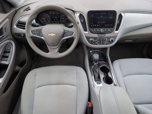 Used 2022 Chevrolet Malibu LT image 24