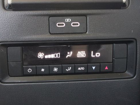 Used 2024 MAZDA CX-90 3.3 Turbo w/ Preferred Plus AWD/4WD image 18