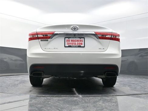 Used 2013 Toyota Avalon XLE Premium image 32
