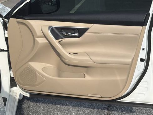 Used 2015 Nissan Altima 2.5 S w/ Special Edition Package FWD image 16