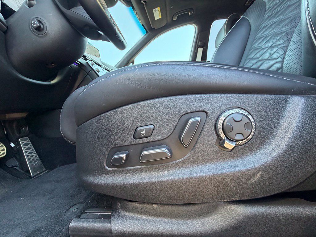 Used 2025 Genesis GV80 3.5T e-SC AWD/4WD image 17