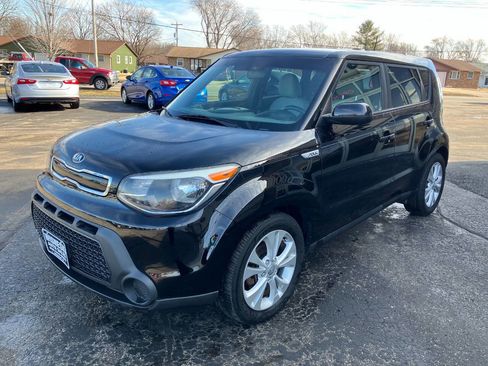 Used 2015 Kia Soul + image 6