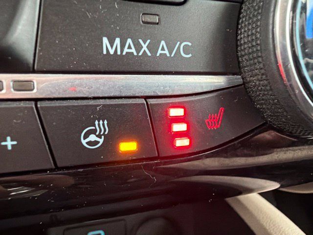 Certified 2022 Ford Escape SEL AWD/4WD image 35