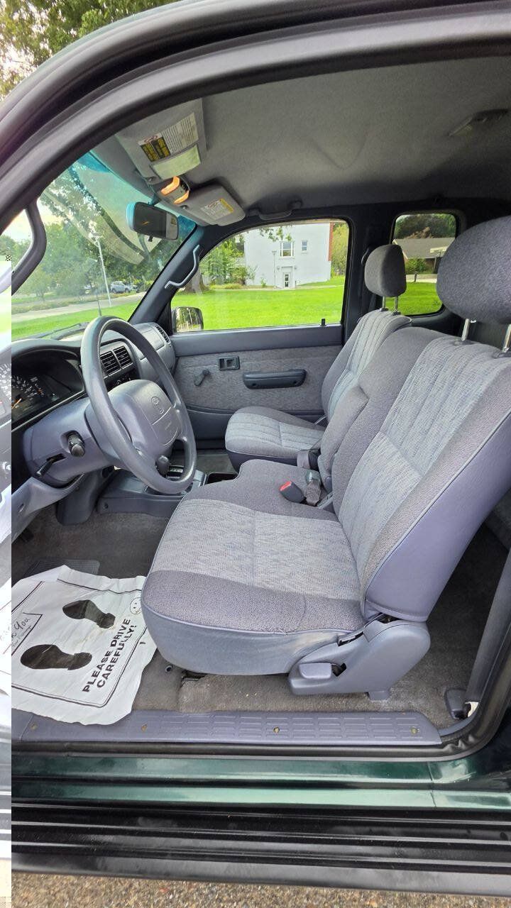 Used 1999 Toyota Tacoma 4x4 Xtracab w/ SR5 Pkg w/ Color-Key Pkg image 11
