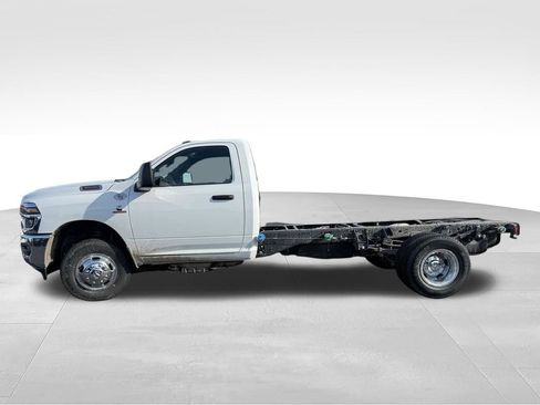 New 2026 RAM 3500 Tradesman w/ Chrome Appearance Group A AWD/4WD image 4