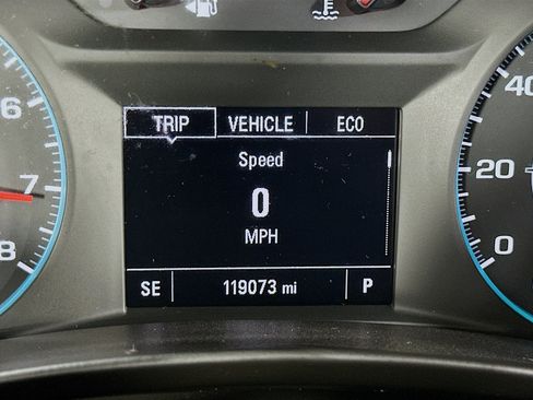 Used 2020 Chevrolet Equinox LS FWD image 18