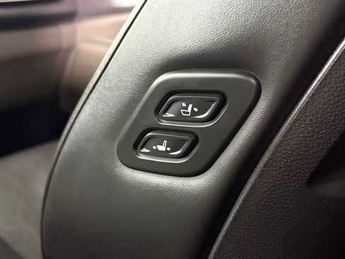 New 2026 Kia Carnival EX FWD image 35