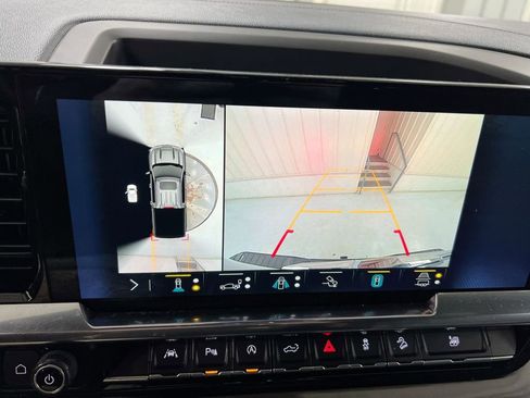 Used 2023 Chevrolet Silverado 1500 High Country w/ Z71 Off-Road Package image 15