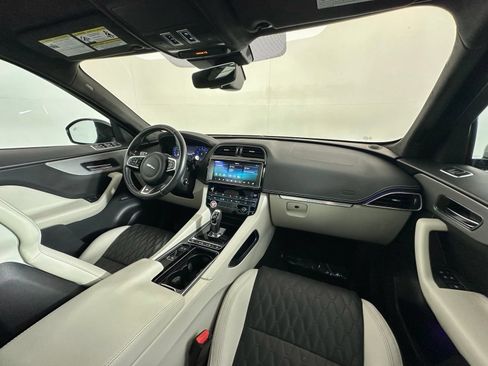 Used 2020 Jaguar F-PACE SVR AWD/4WD image 2
